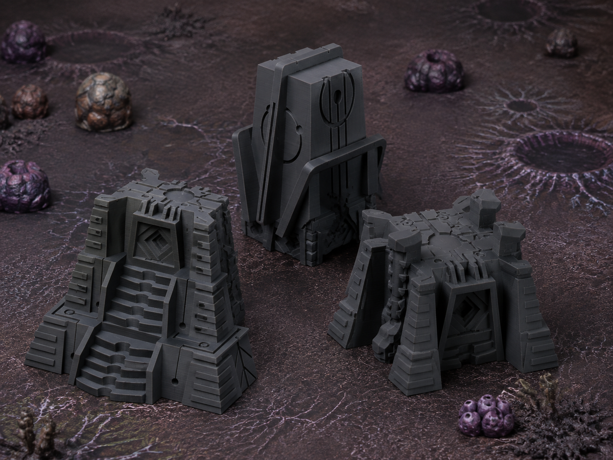 Alien Pyramid Apex in scene on a wargaming table